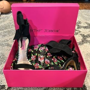 Betsey Johnson black heels